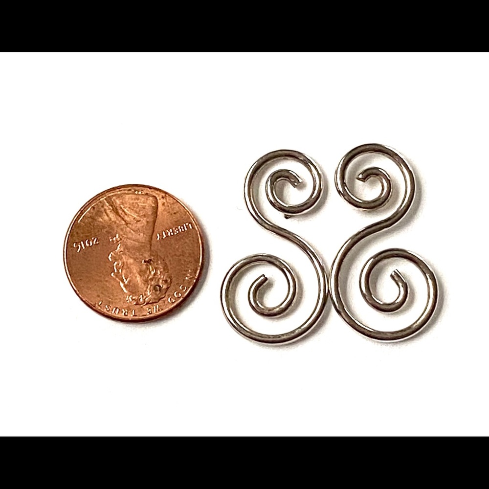 AVON Silver SPUN SWIRLS Earrings Vintage - Picture 2 of 2